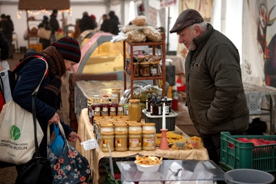 Smacznie i zdrowo, czyli kupuj  na Rynku „Prosto od rolnika”